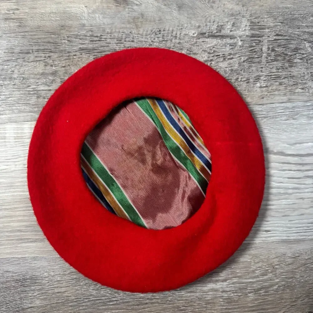Vintage Red Wool Beret French Classic Parisian Chic Hat - Picture 2 of 4